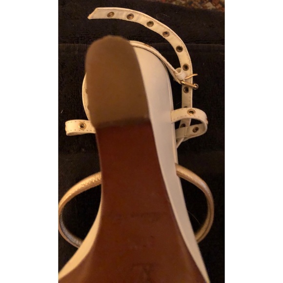 Louis Vuitton Gold & White Vintage T-Strap - Picture 5 of 7